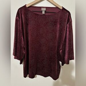 Chico’s Metallic Velvet Boat Neck Top SZ 2 US L 3/4 Sleeve Color Wine
